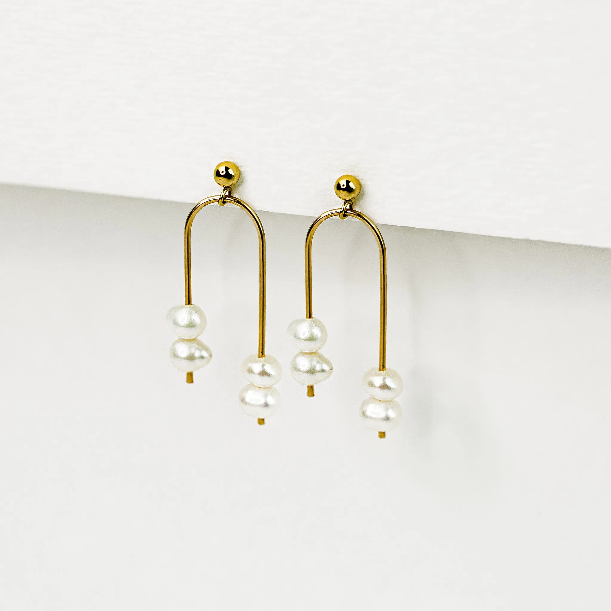 Arca Freshwater Pearl Post Earrings