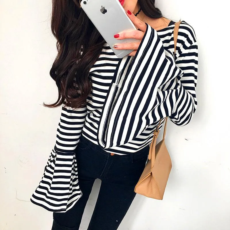 B&W Bell Sleeve Top