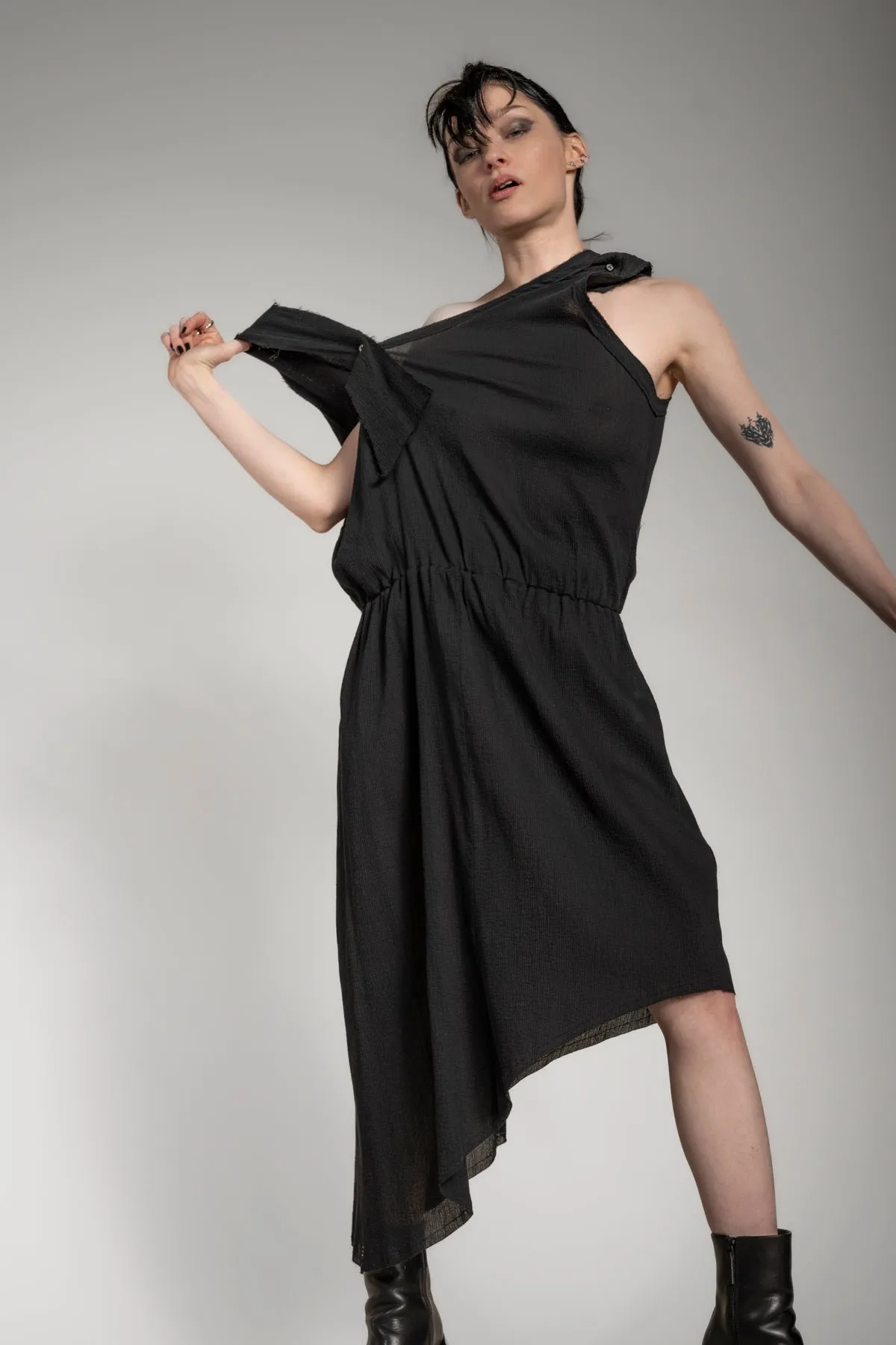 eigensinnig wien | Artemis | Experimentelles Designer Seidenkleid für Damen in Schwarz