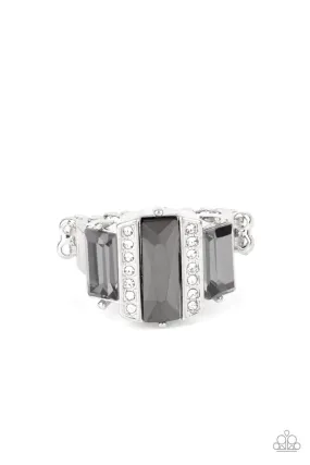 Paparazzi A GLITZY Verdict Silver Ring