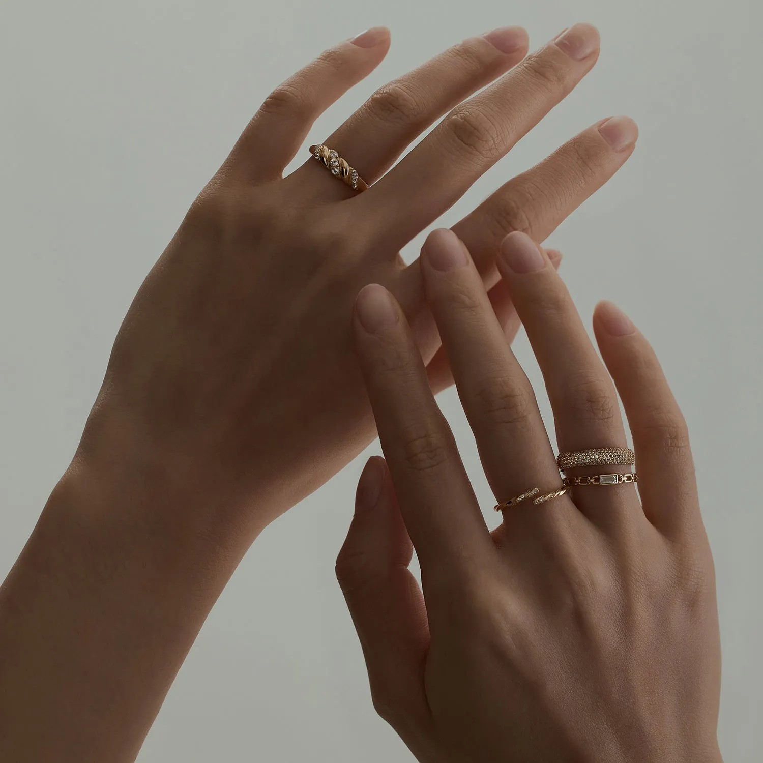 Solid Gold Chain Link White Topaz Baguette Ring