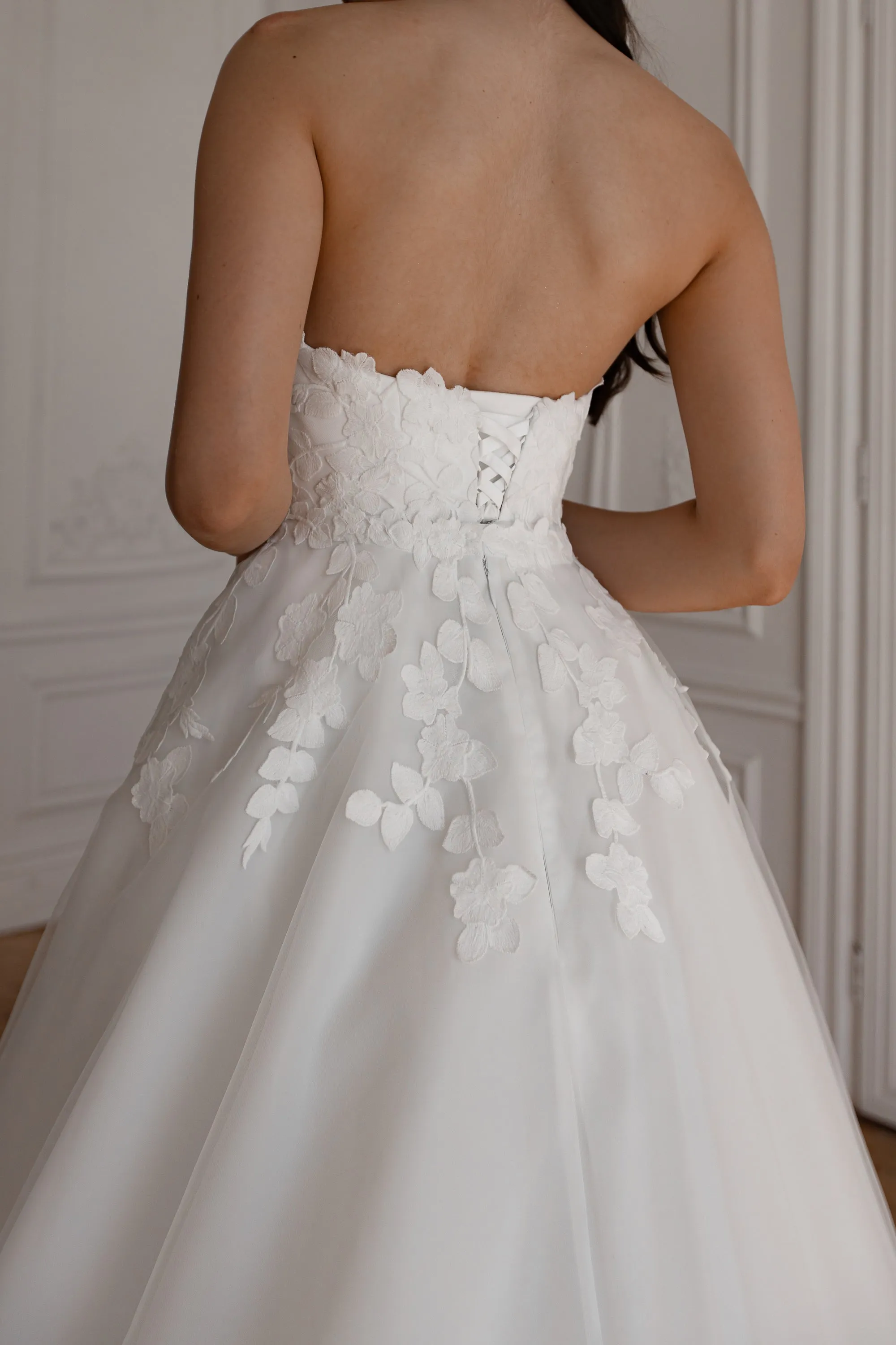 Wedding Dress Lillian with Detachable Train