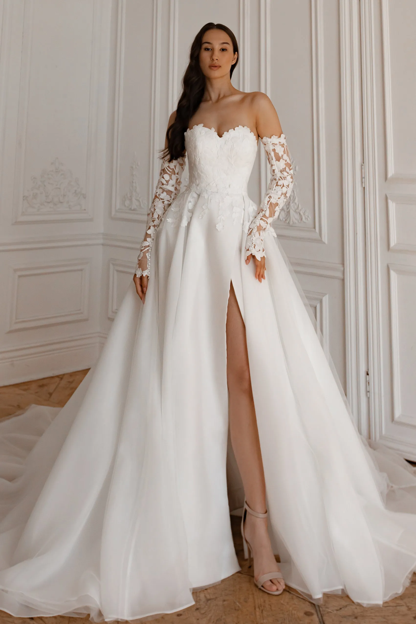 Wedding Dress Lillian with Detachable Train